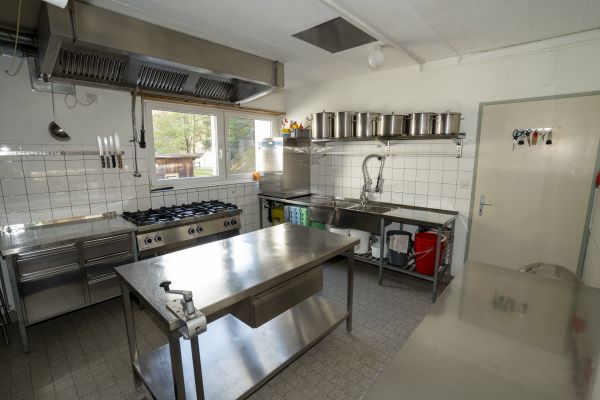 Großküche im Ferienlager Schweiz